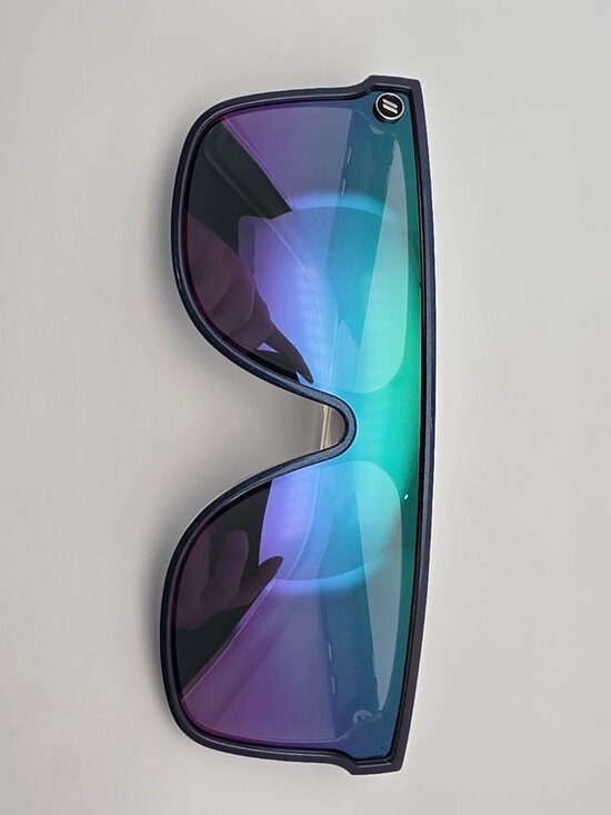 Blenders Sifi Discomania Iridescent Blue Polarized Lavender Mirror Sunglasses